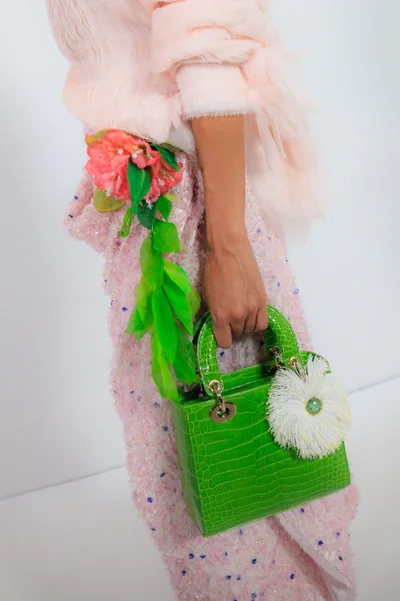Look 19
